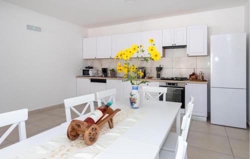 Konyha, Amazing Home In Kula Norinska With Wifi in Metkovic