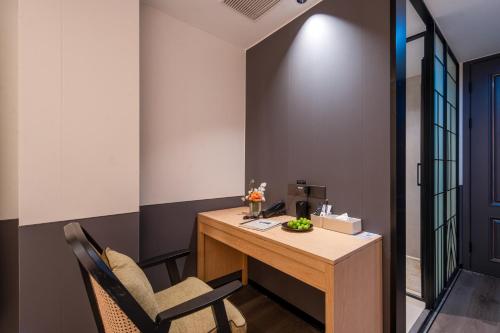 Double Room image 7