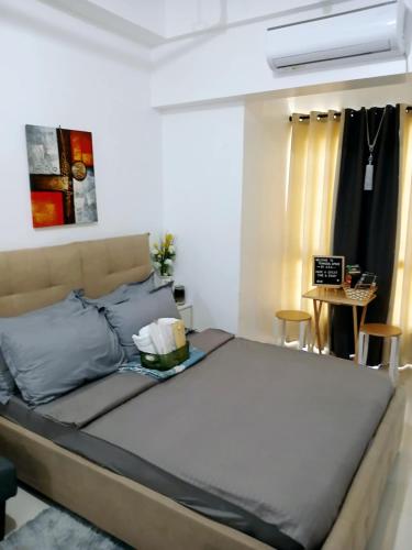 Tranquil space with skyline view