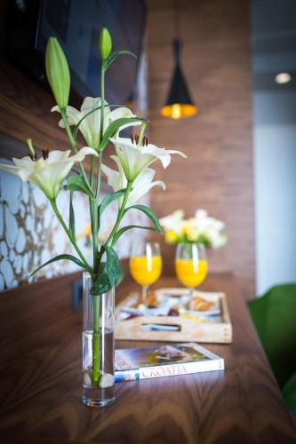 Royal Ariston Hotel - image 14