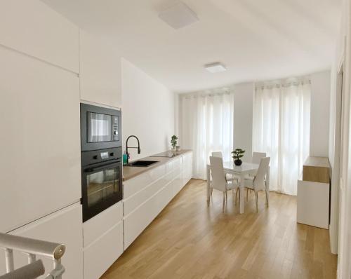 Paullo Suite, Mediolan