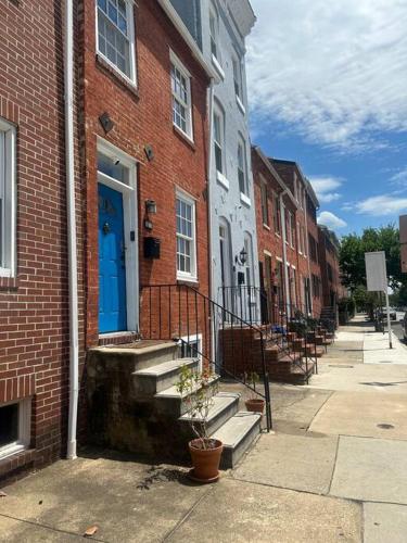 Tacas Townhome with Private Roof Deck in Baltimore, USA