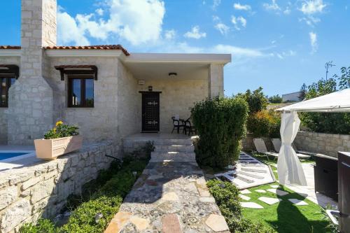 Exterior view, Heraklion Twins House - Private Pool Retreat in Episkopi