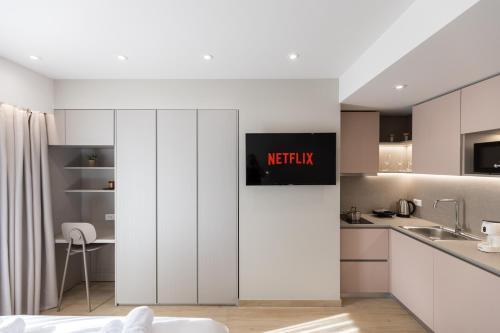 บริการและสิ่งอำนวยความสะดวก, ENeR Studios in กลางเมืองติรานา