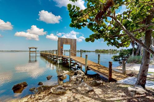 The Manatee Cove - Main Home + Studio in Cocoa, USA