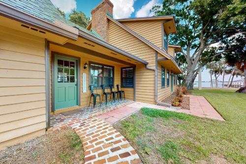 The Manatee Cove - Main Home + Studio in Cocoa, USA