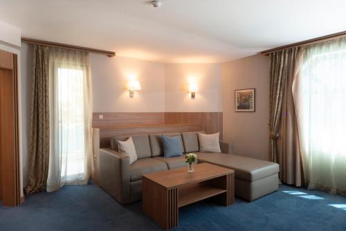 Legends Hotel - image 5