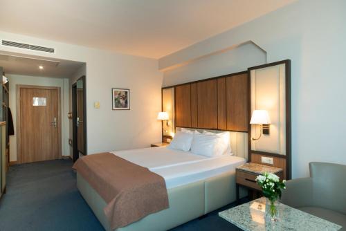 Legends Hotel - main image
