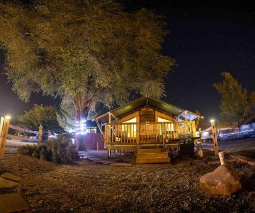 Desert Glamping Getaway Near Moab Arches in Moab, USA