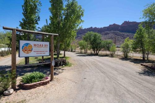 Desert Glamping Getaway Near Moab Arches in Moab, USA