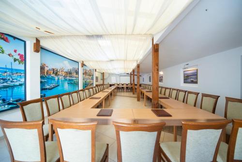 Legends Hotel - image 5