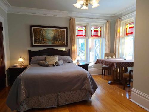 Queen Room