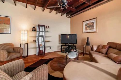 Spacious Family Getaway - Near Cleveland Clinic, Cleveland (photo 5)