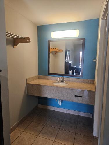 Luxury Inn & Suites and RV