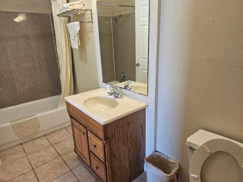 Luxury Inn & Suites and RV in Nacogdoches, USA