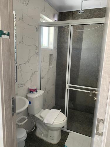 Triple Room with Private Bathroom image 3