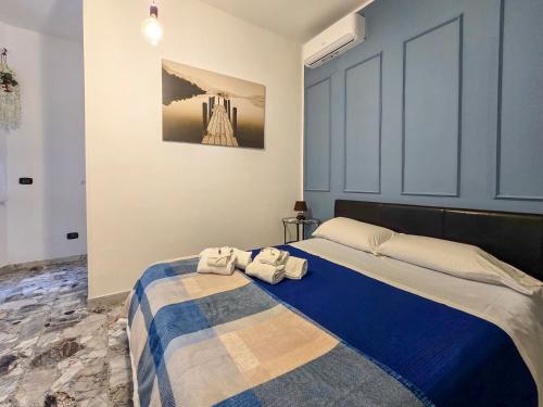 Rooms - Mario's Central Home, Naples (photo 8)