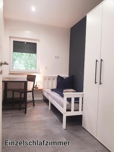 4 bedrooms, 5 beds