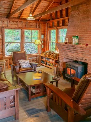 Finlays Cove on the Lake - Colchester