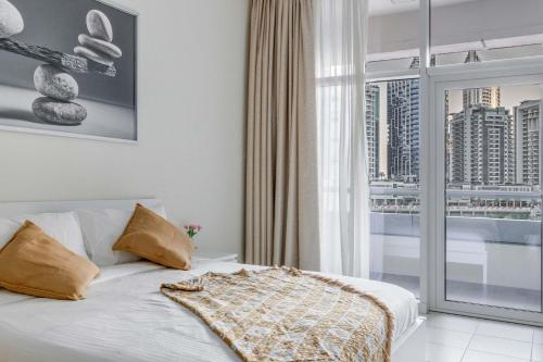 Knokey Bay Square, Dubaj