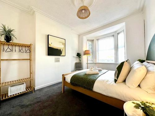 Spacious 3-Bedroom Family Home in Ince in 韦根