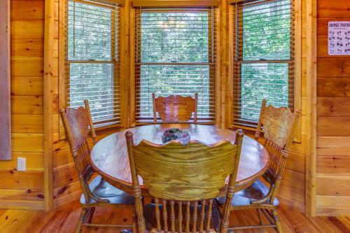 Ellijay Cabin Rental with Hot Tub and Resort Amenities in Ellijay, USA