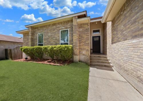 Cozy Brick Home in San Antonio, USA