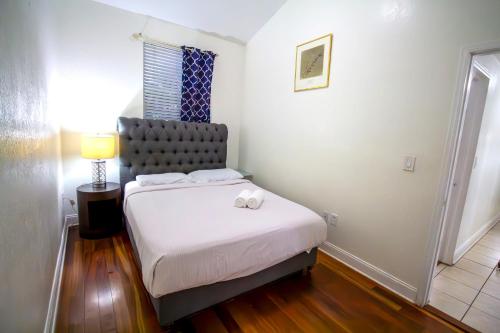 Hispaniola Two-Bedroom Apartments by Royal Stays - image 12