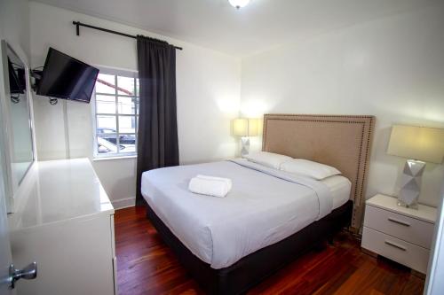 Hispaniola Two-Bedroom Apartments by Royal Stays - image 13