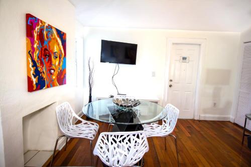 Hispaniola Apartments Part of the Oasis Casita Collection in Miami Beach, USA