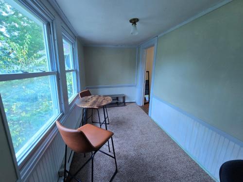 Private rooms in Rochester home- Near Hospitals and Universities Private rooms in Rochester home- Near Hospitals and Universities