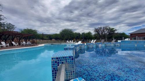 Peldbaseins, El Principio Palace in San Lorenco