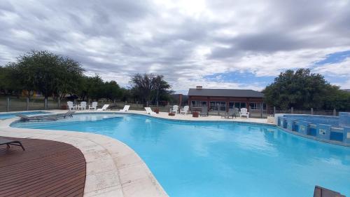 Peldbaseins, El Principio Palace in San Lorenco