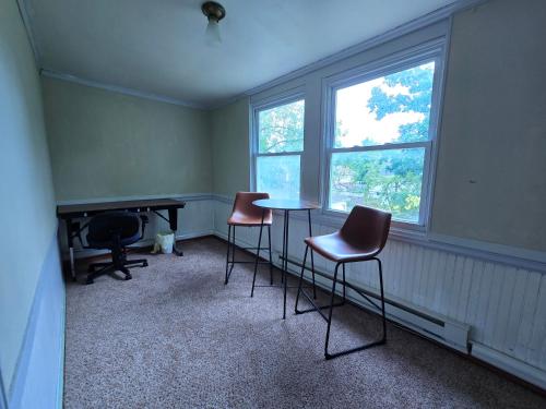 Private rooms in Rochester home- Near Hospitals and Universities Private rooms in Rochester home- Near Hospitals and Universities