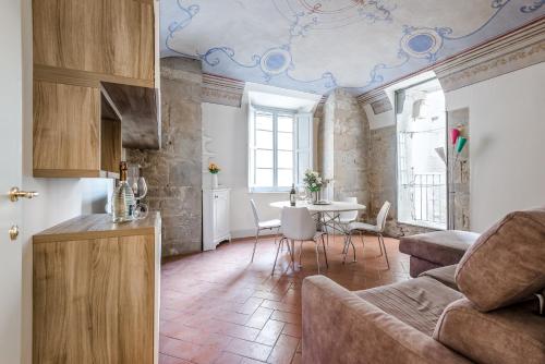 Hostly-Maison Le Vettovaglie-Historical Center