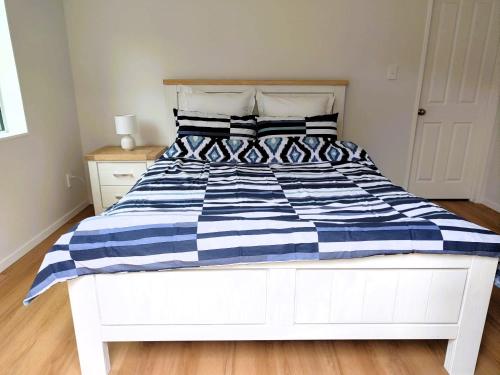 Two bedroom homestay with private entrance in convenient location, Auckland