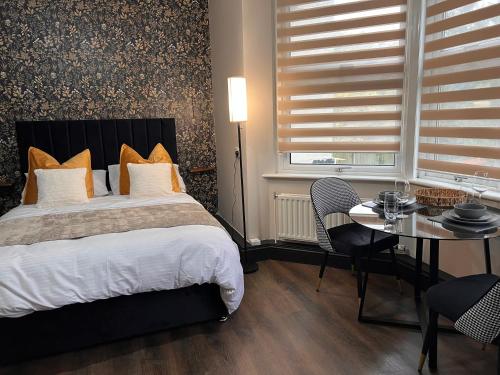 1 queen bed