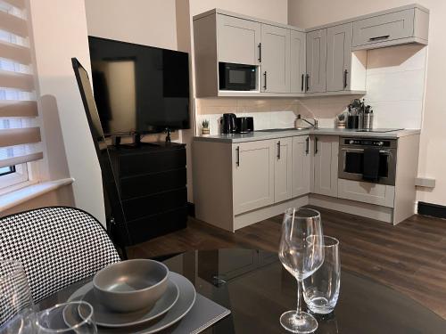 King Size Studio Apartment Streatham, London (photo 6)