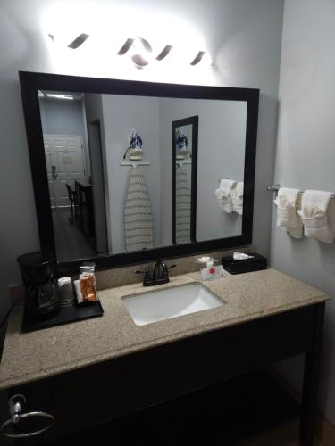 Executive Inn and Suites Tyler - image 3