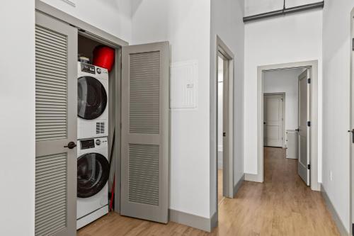1BR Riverfront Loft-Parking-G208 in Saint Louis, USA