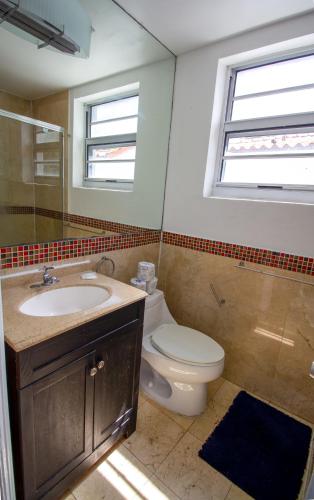 L'Etoile One-Bedroom Apartments by Royal Stays - image 2