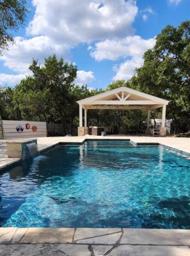 Huge Pool in SW Austin on 2 Acres in Austin, USA