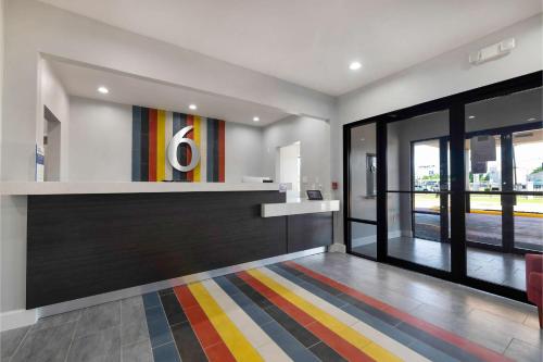 ล็อบบี้, Motel 6 Lake Charles, LA in เลคชาร์ลส์ (LA)