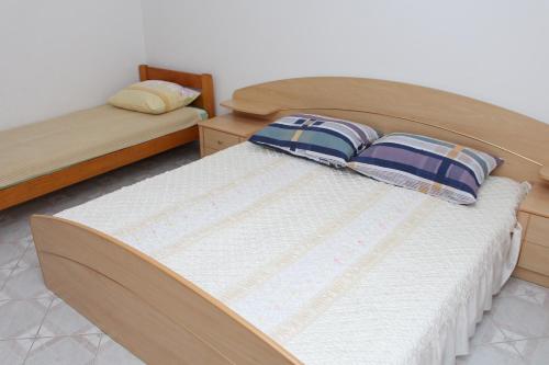 One-Bedroom Apartment image 7