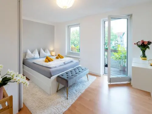 Schlosskönig - Modernes & zentrales Apartment mit Balkon und Arbeitsplatz in Schwerin, Deutschland