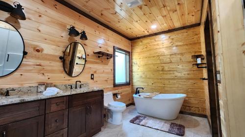 Bathroom, Luxe Cabin with Game Room, Hot Tub & Firepit in Pigeon Forge (TN)