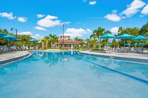 Modern Vista Cay Condo, near Universal Studios!