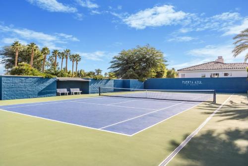 Desert Getaway by VARE Pool Spa Gym Tennis in La Quinta, USA