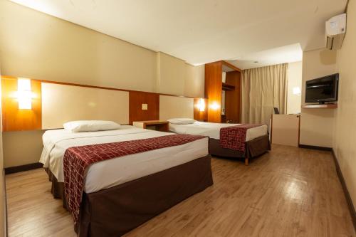 1 double bed, 1 twin bed
