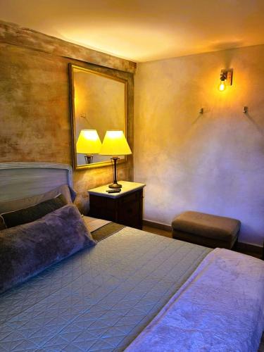 Deluxe Double Room image 10
